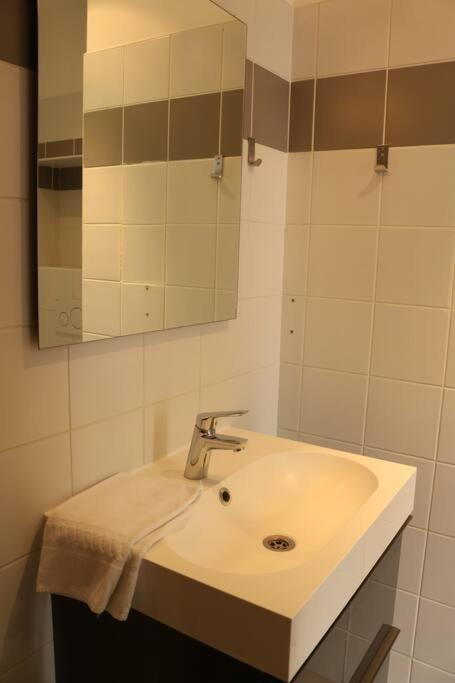 405 - Sejour Romantique Dans Un Studio De Paris 5 - Flat-Guest ภายนอก รูปภาพ